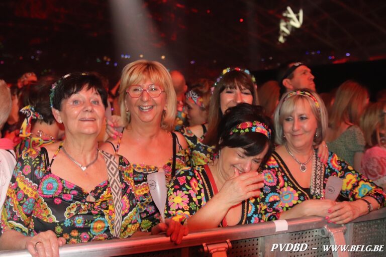 Flower Power -editie lokt 35.000 Schlagerfestival-fans naar Hasseltse Trixxo Arena