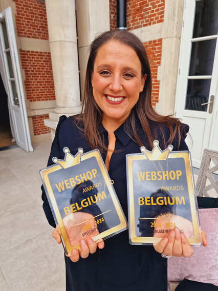 Kelly Cuppens met award