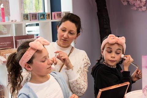 kinderen workshop make-up Camille Inge Frederickx