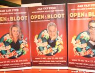 Banners Open En Bloot