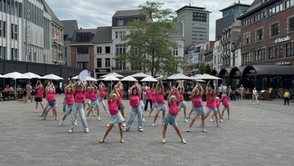 Kids4kids do the move Grote markt hasselt