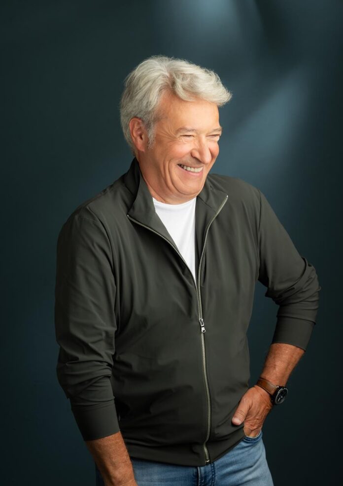 Garry Hagger met trui Garry Hagger met trui