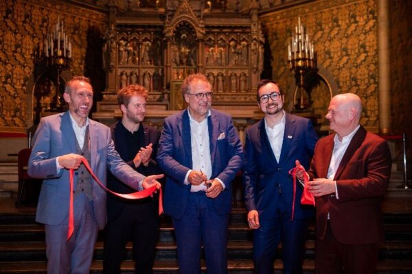 Onze-Lieve-Vrouw van Gratiekerk lint is geknipt