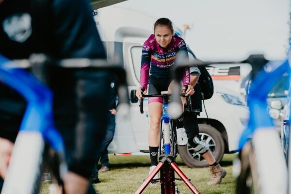 Jinse Peeters en Laura Verdonschot blikken vooruit naar het EK 2 Jinse Peeters opwarming op rollen