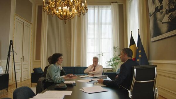 Eric Goens biedt zeldzame blik achter de schermen bij onderhandelingen rond Olivier Vandecasteele 1 Eric Goens Blackstone ontvangst familie bij De Croo