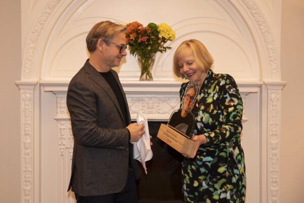 Guus Meeuwis en  Consul-Generaal van Nederland