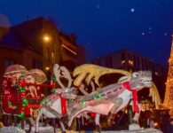 Hasselt intocht Kerstman op praalwagen