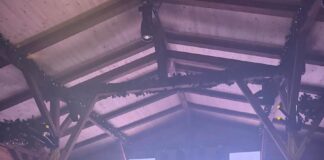 Lil’ Kleine zet de toon, Garry Hagger verrast op Ladies Night in de Tieltse Wünderbar Lil’ Kleine Garry hagger op podium Tielt