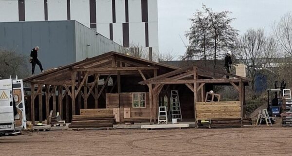 Moose Bar strijkt na 10 jaar eindelijk neer in Lokeren! 1 Moose Bar in opbouw