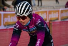 Laura Verdonschot rijdt zaterdag haar laatste Belgische kampioenschap Laura Verdonschot roze achtergrond