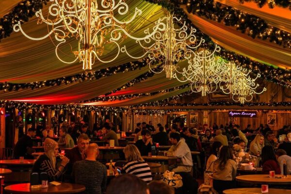 Winterland Hasselt 2025 sfeerbeeld Alpenhütte