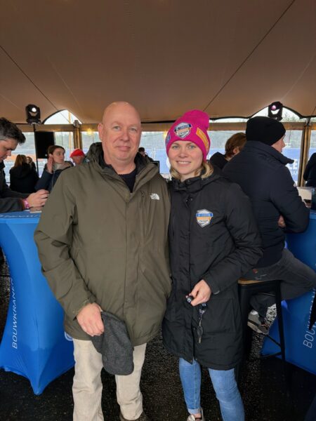 Laura Verdonschot krijgt bijzondere afscheidstekening van Lommelse illustrator 3 Laura Verdonschot en Dirk Van Bun