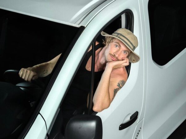 Raffie de Driver, de charmante chauffeur van Goldband, stapt aan boord van Het Schlagerfestival 2026 1 Raffie De Driver