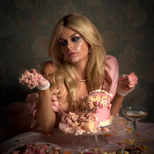 Davina Michelle Still Champagne